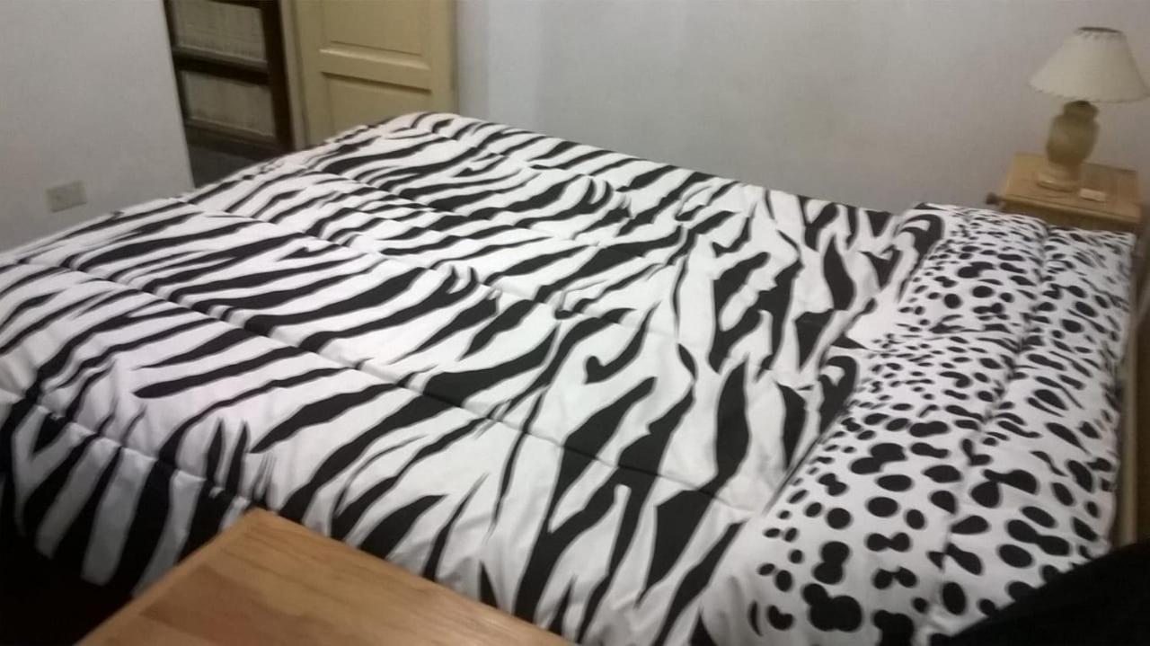 Habitac Indiv Casa De Familia, Flores Buenos Aires Dış mekan fotoğraf